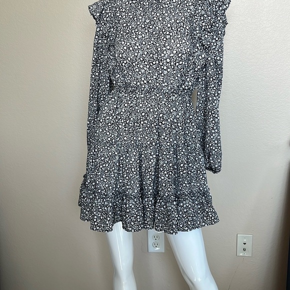 Floral Black and White Dress - Picture 5 of 8